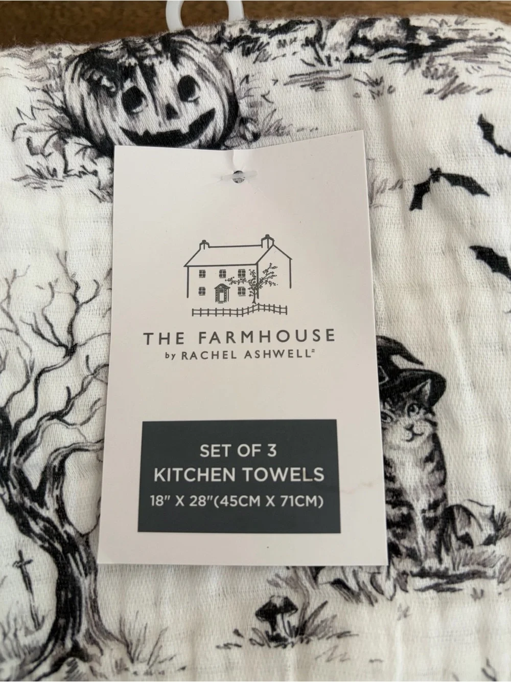 Kitty Cat Halloween towels Cats in costumes (3)